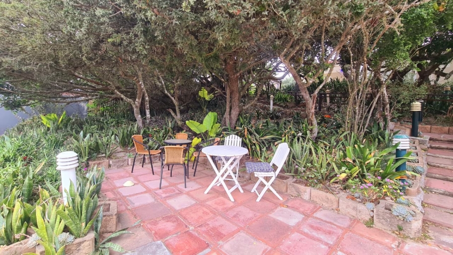5 Bedroom Property for Sale in Kenton On Sea Eastern Cape
